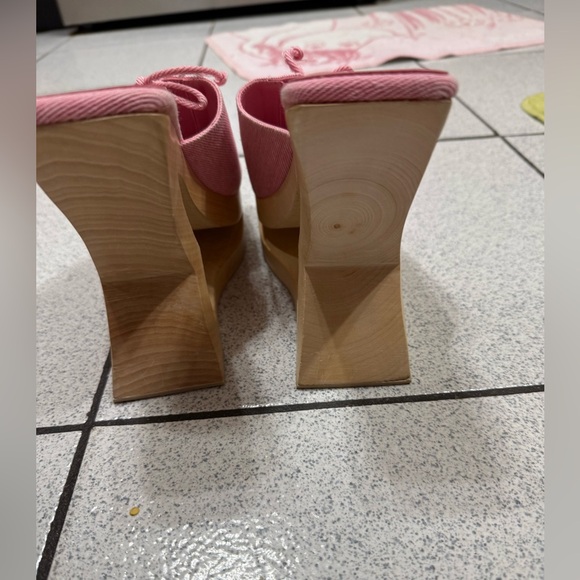 Pink Textured Shoes - Picture 3 of 7